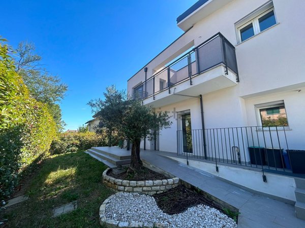 casa indipendente in vendita a Cusago in zona Monzoro