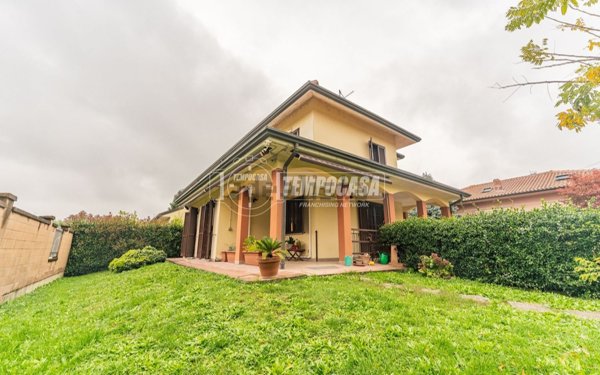 appartamento in vendita a Cusago in zona Cusago di Sotto