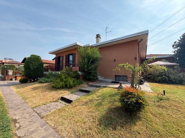 casa indipendente in vendita a Cusago