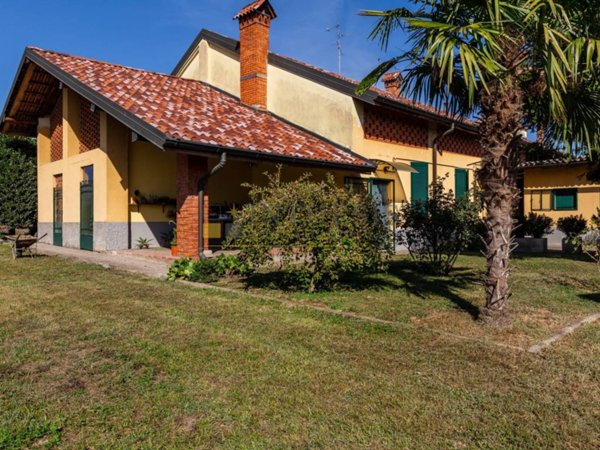 casa indipendente in vendita a Cusago in zona Monzoro