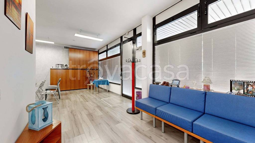 negozio in vendita a Cusano Milanino