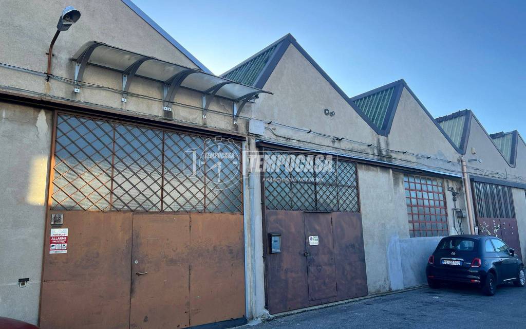 negozio in vendita a Cusano Milanino