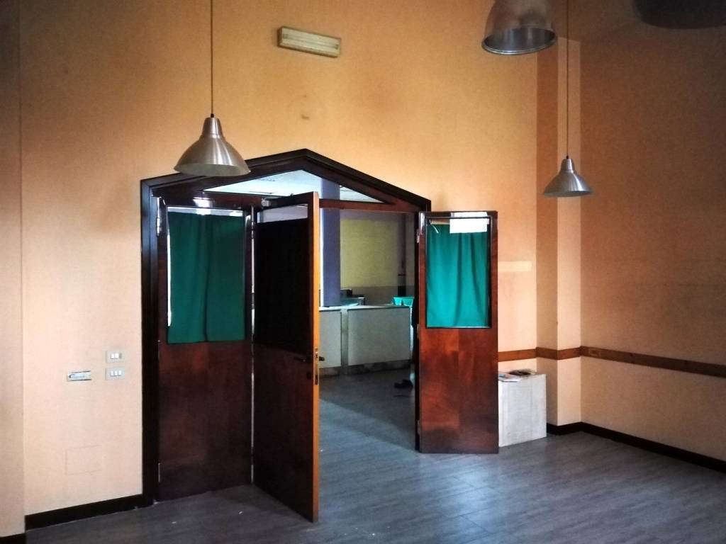 negozio in vendita a Cusano Milanino