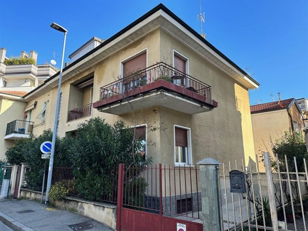 casa indipendente in vendita a Cusano Milanino