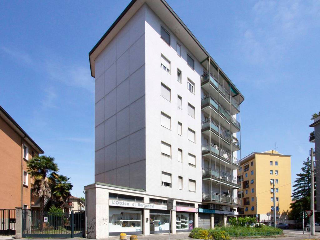 negozio in vendita a Cusano Milanino
