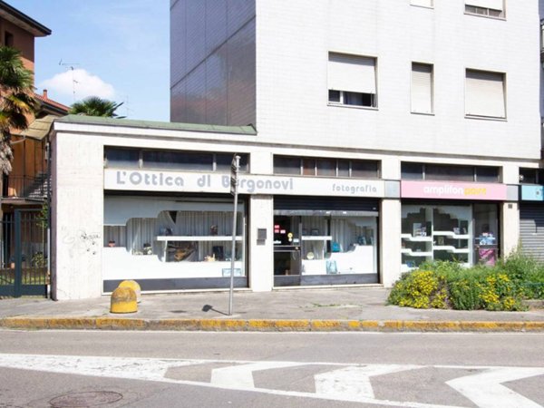 negozio in vendita a Cusano Milanino
