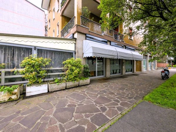 negozio in vendita a Cusano Milanino