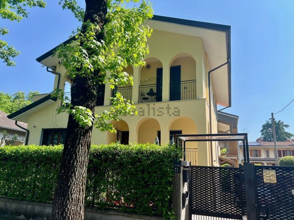 casa indipendente in vendita a Cusano Milanino