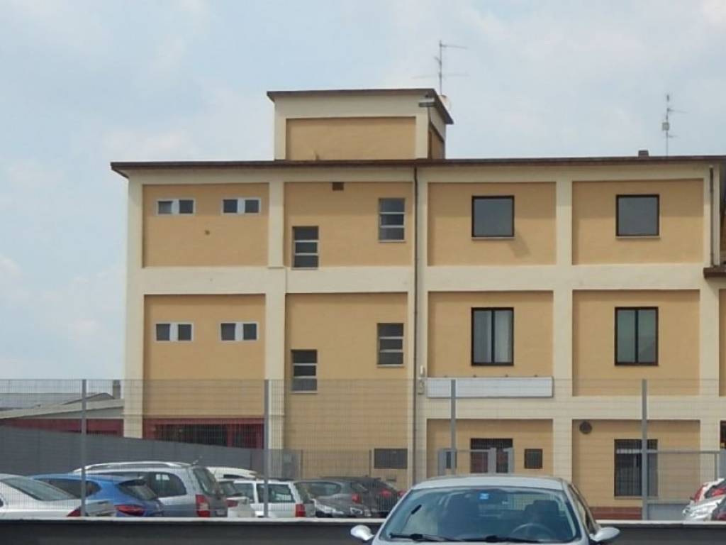 capannone in vendita a Cusano Milanino