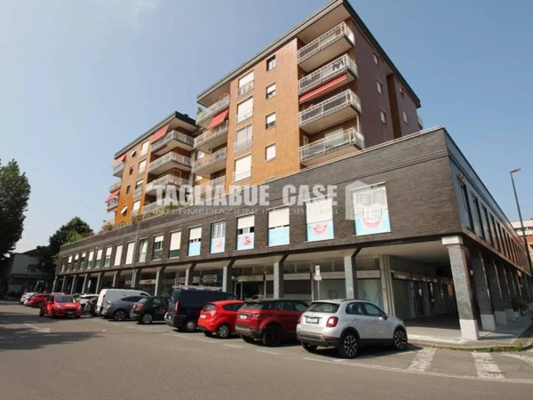negozio in vendita a Cusano Milanino