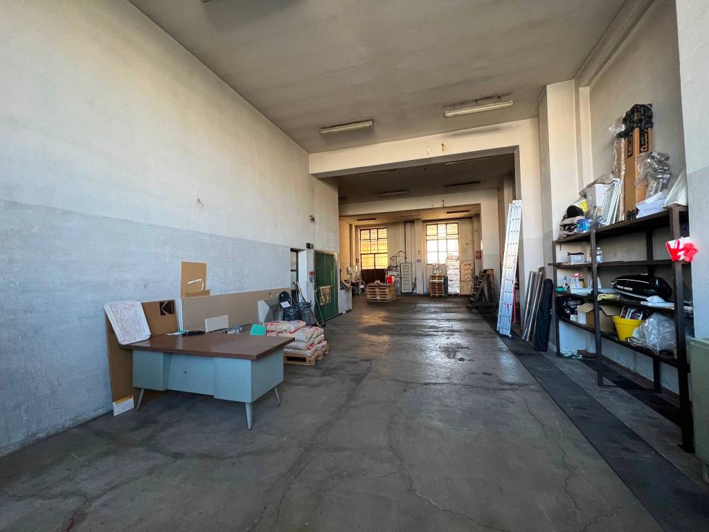 locale commerciale in vendita a Cusano Milanino