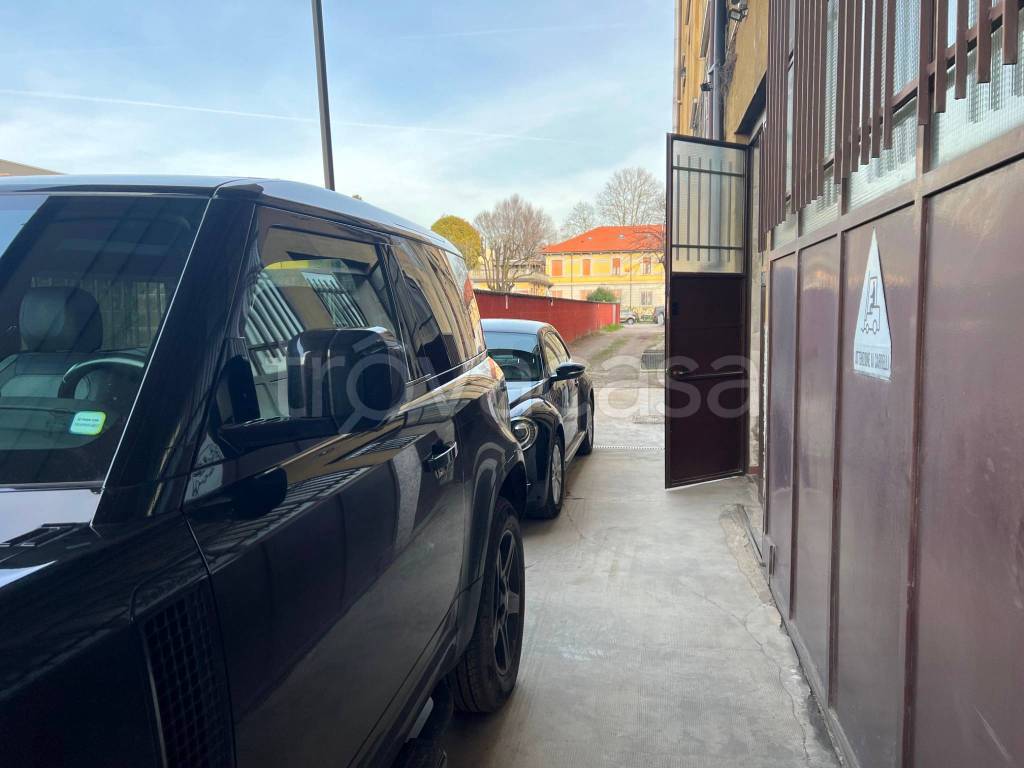 locale commerciale in vendita a Cusano Milanino