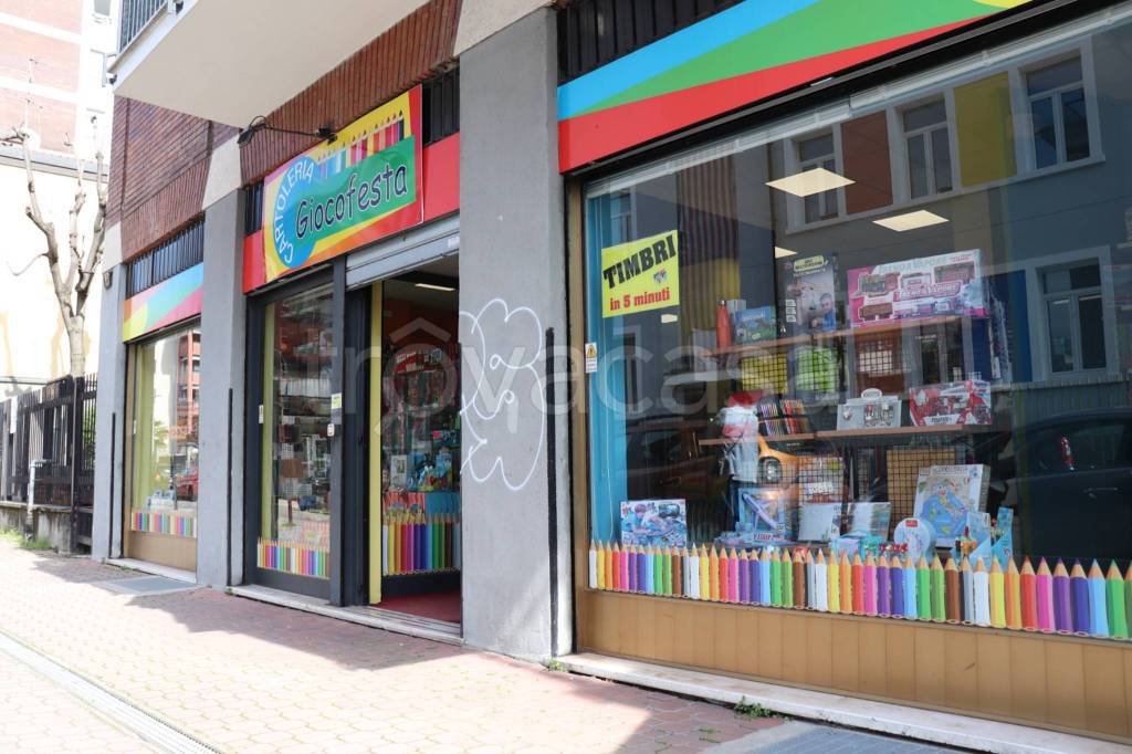 negozio in vendita a Cusano Milanino