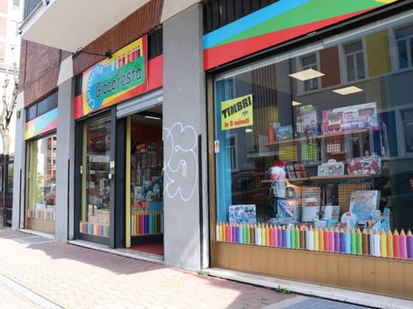 negozio in vendita a Cusano Milanino