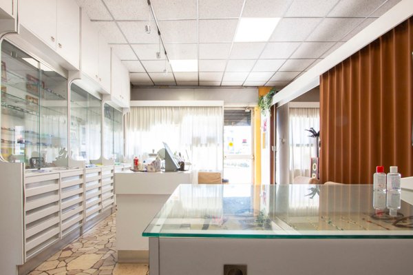 negozio in vendita a Cusano Milanino