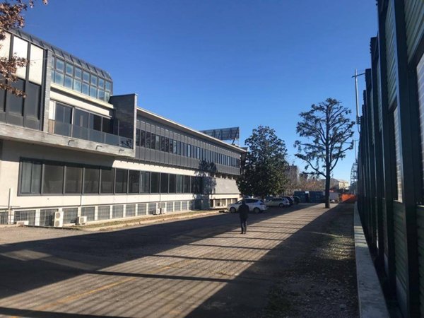 locale commerciale in vendita a Cusano Milanino