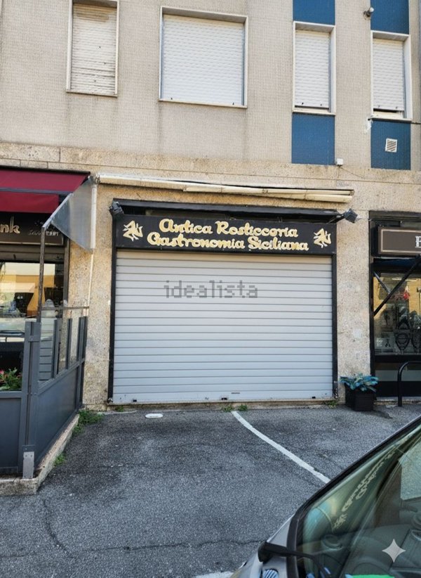 locale commerciale in vendita a Cusano Milanino