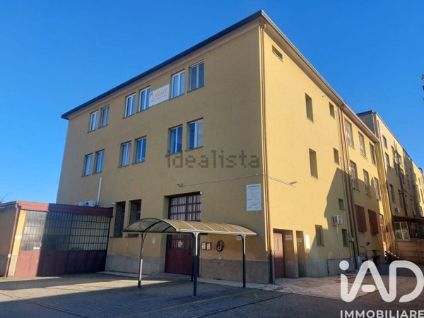 locale di sgombero in vendita a Cusano Milanino