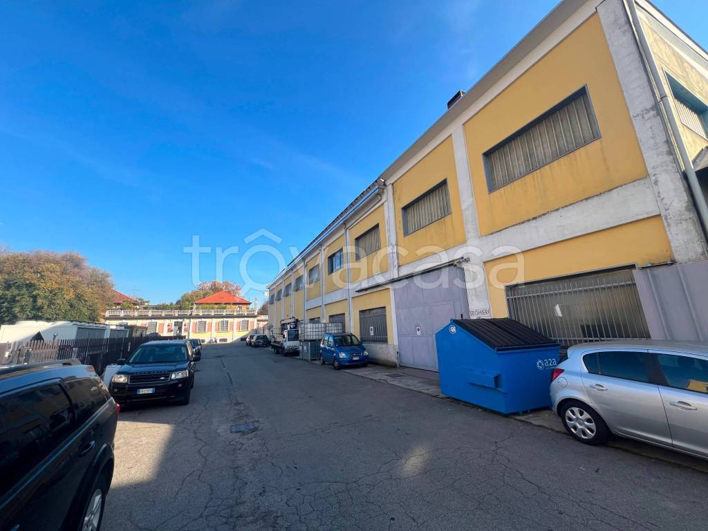 capannone in vendita a Cusano Milanino