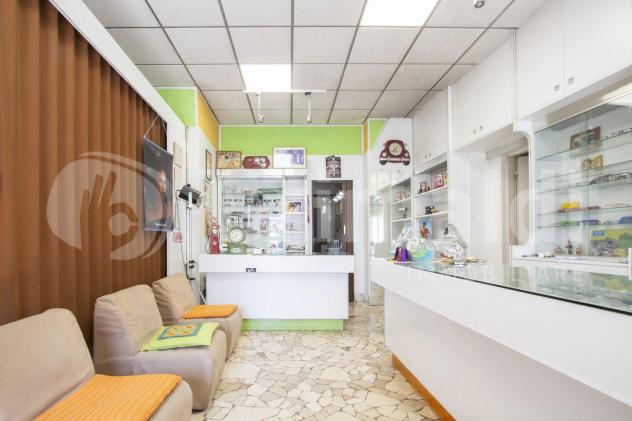 negozio in vendita a Cusano Milanino