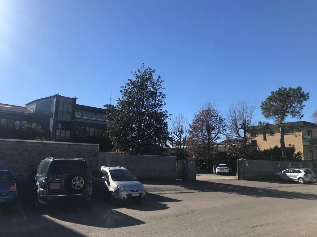 locale commerciale in vendita a Cusano Milanino