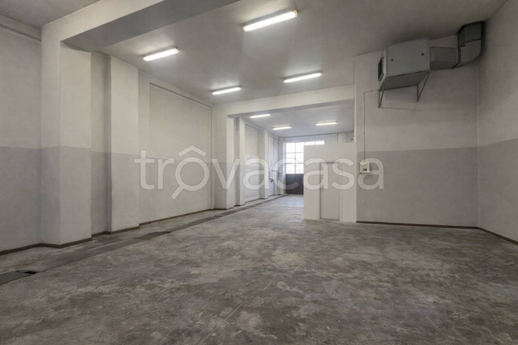 locale commerciale in vendita a Cusano Milanino