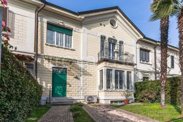 casa indipendente in vendita a Cusano Milanino