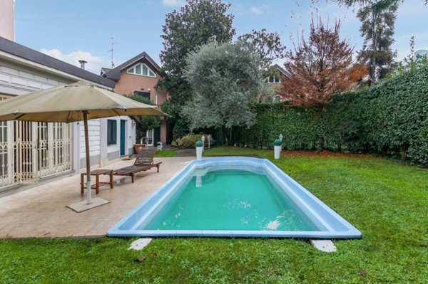 casa indipendente in vendita a Cusano Milanino