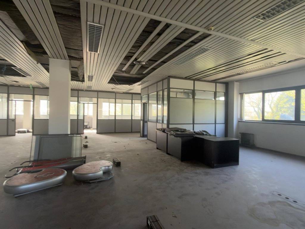 locale commerciale in vendita a Cusano Milanino