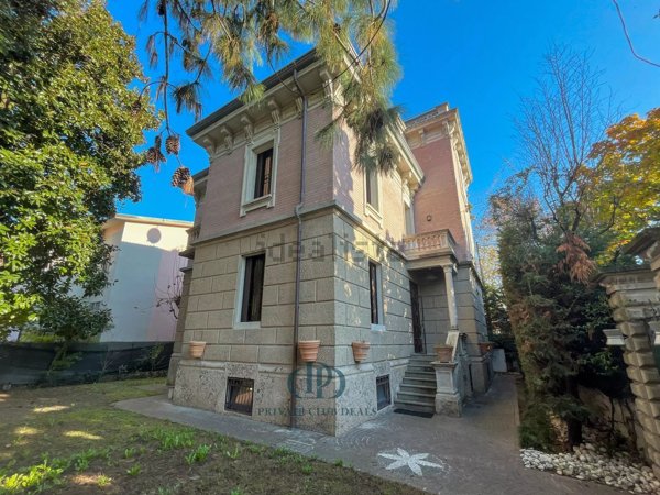 casa indipendente in vendita a Cusano Milanino