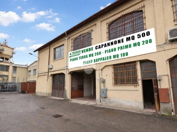 locale commerciale in vendita a Cusano Milanino