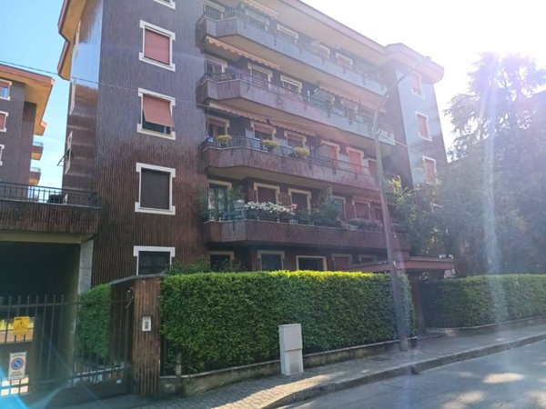locale commerciale in vendita a Cusano Milanino