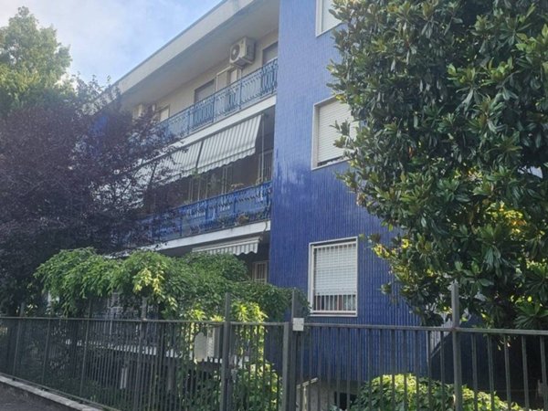 locale commerciale in vendita a Cusano Milanino