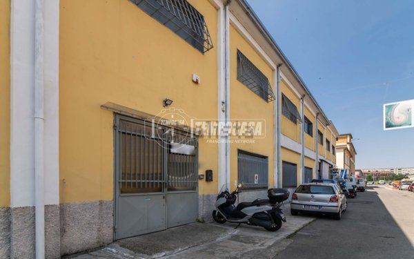 capannone in vendita a Cusano Milanino