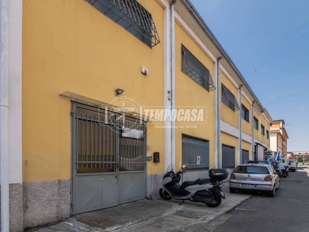 locale commerciale in vendita a Cusano Milanino