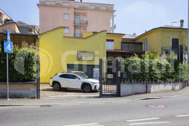 negozio in vendita a Cusano Milanino