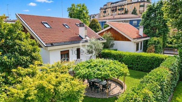 casa indipendente in vendita a Cusano Milanino