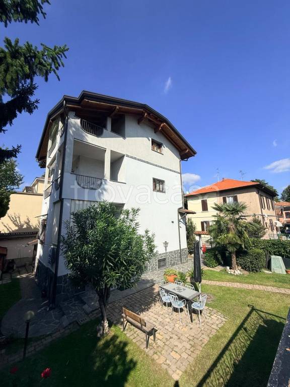 casa indipendente in vendita a Cusano Milanino