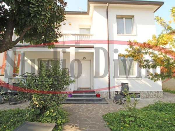 casa indipendente in vendita a Cusano Milanino