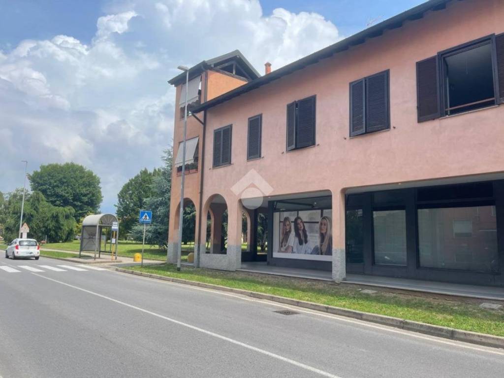 negozio in vendita a Dairago
