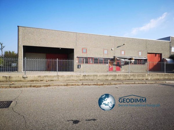 locale commerciale in vendita a Dairago