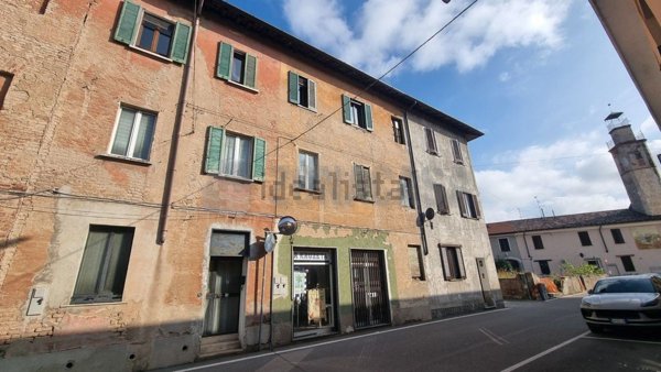 casale in vendita a Dairago