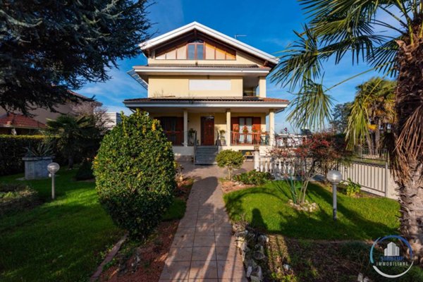 casa indipendente in vendita a Dairago