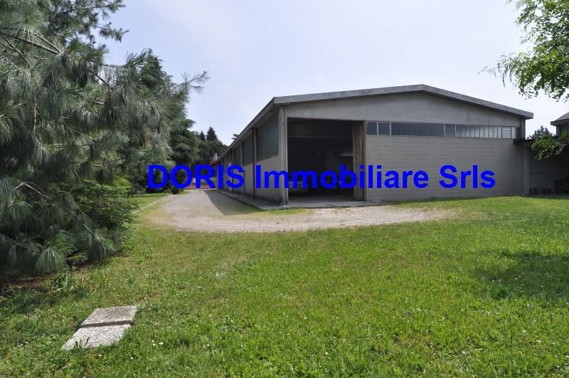locale commerciale in vendita a Dairago