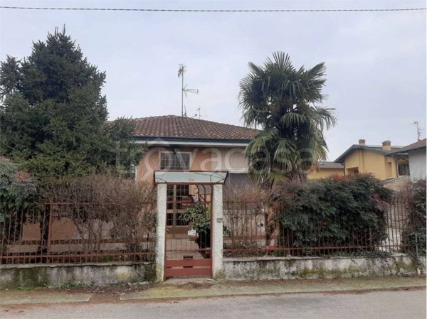 casa indipendente in vendita a Dairago