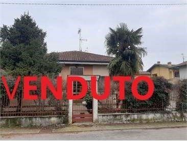 casa indipendente in vendita a Dairago