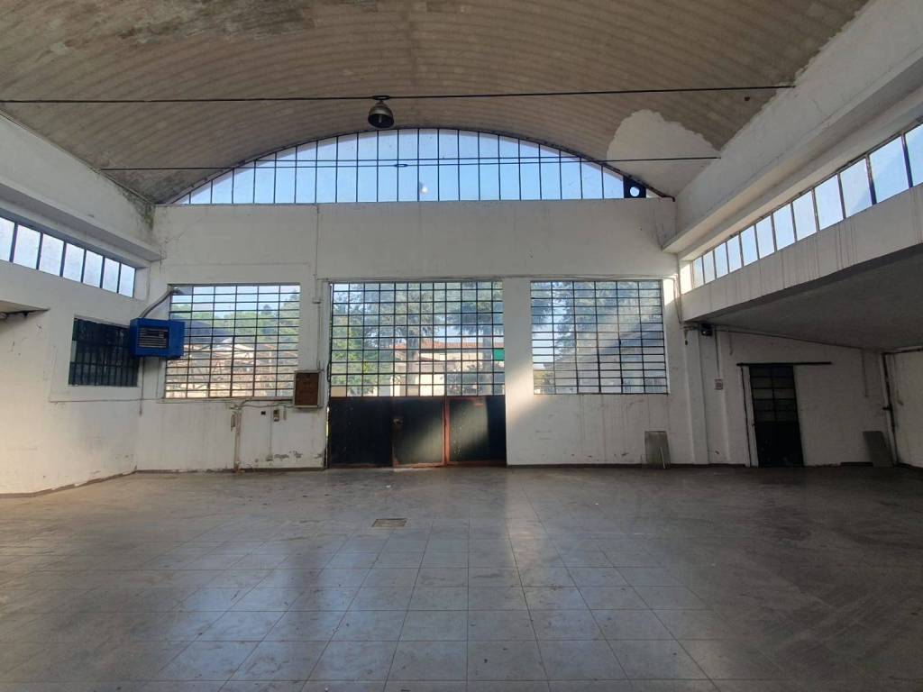 locale commerciale in vendita a Dairago