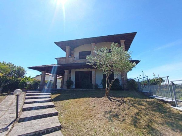 casa indipendente in vendita a Dairago