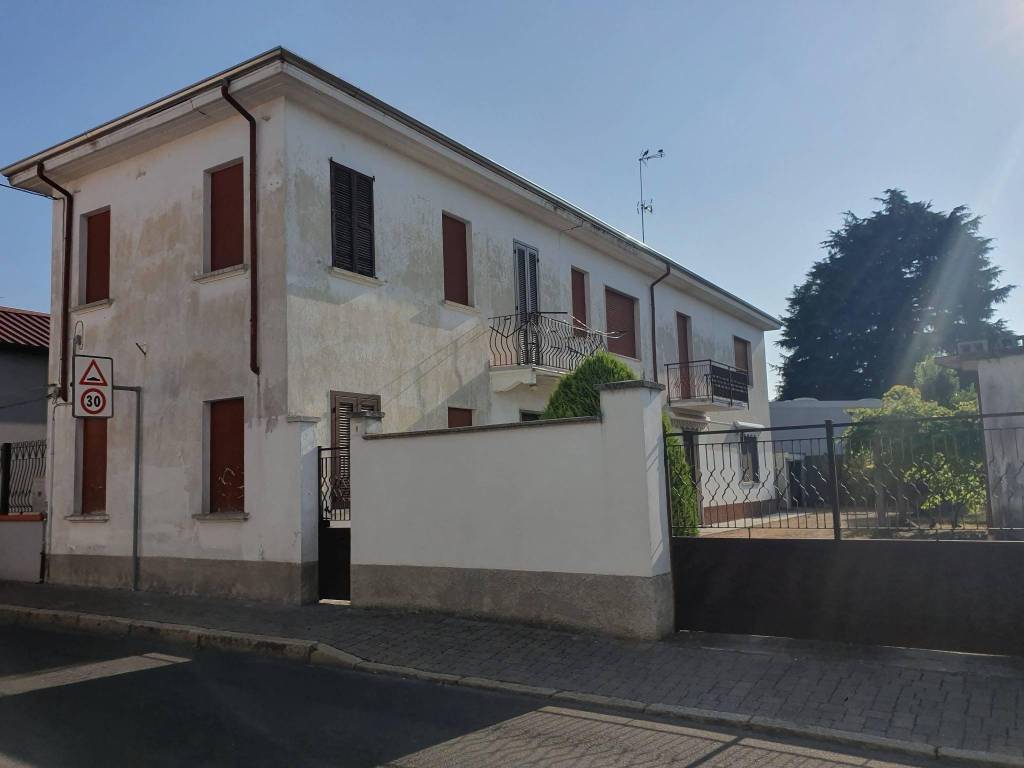 casa indipendente in vendita a Dairago