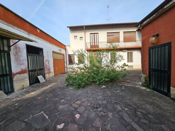 intera palazzina in vendita a Dairago